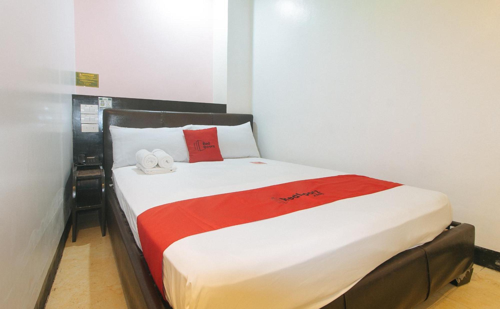 Reddoorz At Ranchotel Alabang モンテンルパ エクステリア 写真