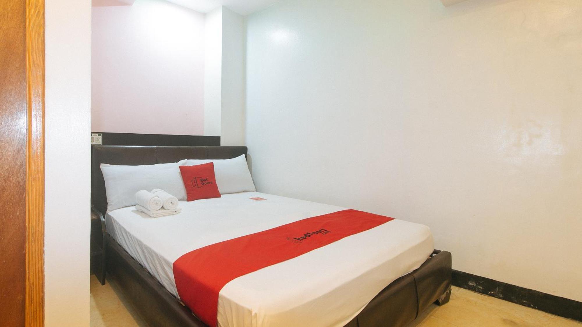 Reddoorz At Ranchotel Alabang モンテンルパ エクステリア 写真