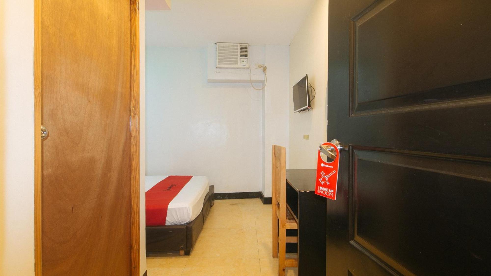 Reddoorz At Ranchotel Alabang モンテンルパ エクステリア 写真