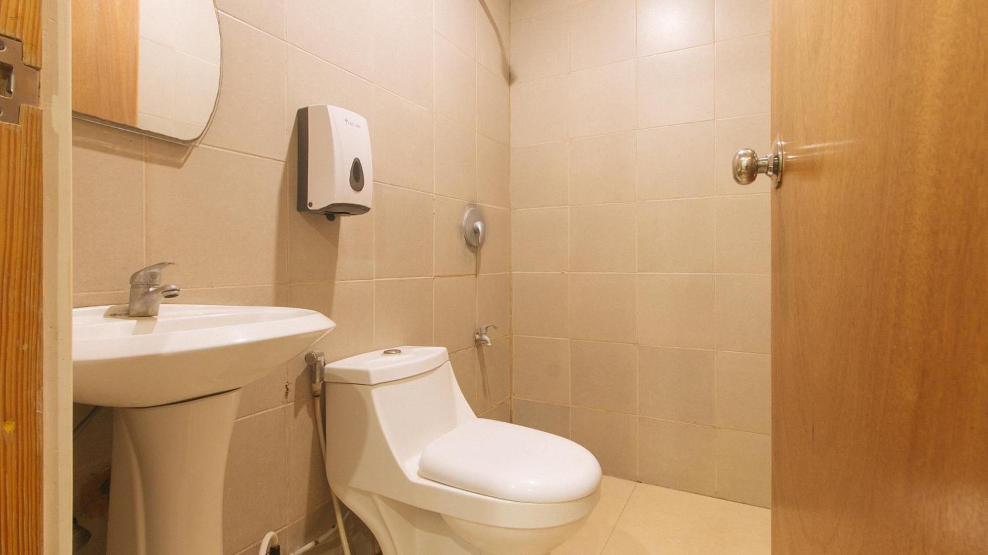 Reddoorz At Ranchotel Alabang モンテンルパ エクステリア 写真